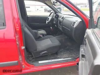 2008 Chevrolet Colorado LT w/1LT with VIN 1GCDT33E088223864, listed as a IAAI auction lot 41952417 with 148,095 mi miles. Bid and sale history available at carsss.com. Image 5.