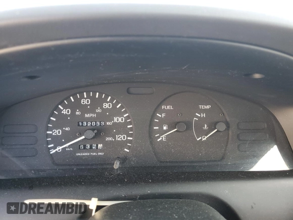 1996 Nissan Sentra XE z VIN 3N1AB41D3TL027288, wystawiony jako Copart lot #77255804 z przebiegiem 132 033 mil mil oraz Czysty tytuł • Clean title. Historia ofert i sprzedaży dostępna na DreamBid. Obrazek 9.