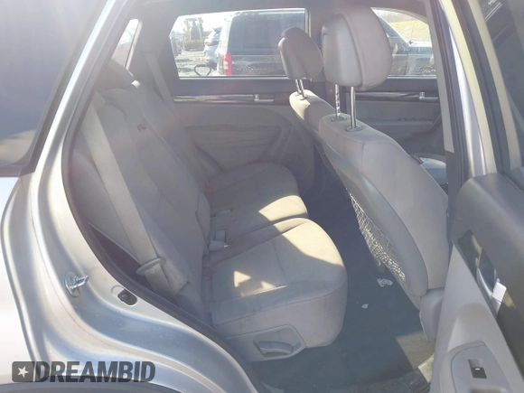 2015 Kia Sorento LX with VIN 5XYKTCA66FG572715, listed as a IAAI auction lot 41995613 with 142,160 mi miles. Bid and sale history available at carsss.com. Image 8.