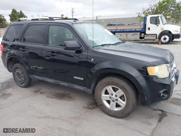 2008 Ford Escape Hybrid with VIN 1FMCU59H68TB26124, listed as a IAAI auction lot 42062917 with 197,929 mi miles. Bid and sale history available at carsss.com. Image 1.