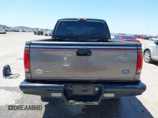 2004 Ford F-250 XL с VIN 1FTNW21P94EC77427, выставлен на аукционе IAAI как лот 42240201 с пробегом Не указан миль и . История ставок и продаж доступна на DreamBid. Изображение 16.
