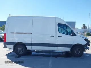 2020 Mercedes-Benz Sprinter Cargo with VIN W1W70BGY8LT026861, listed as a IAAI auction lot 41679015 with 96,367 mi miles and . Bid and sale history available at carsss.com. Image 14.