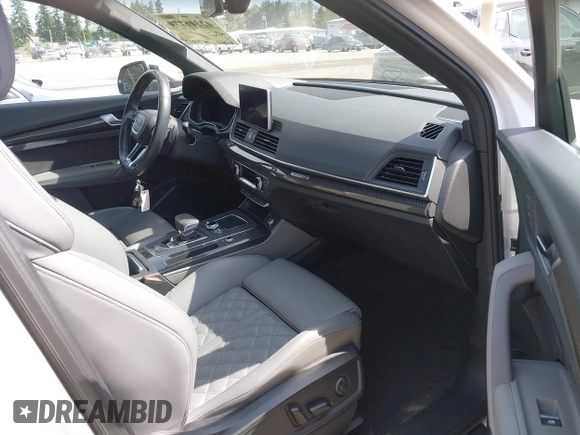 2018 Audi SQ5 Prestige z VIN WA1C4AFY4J2124874, wystawiony jako IAAI lot #42442773 z przebiegiem 86 612 mil mil oraz . Historia ofert i sprzedaży dostępna na DreamBid. Obrazek 5.