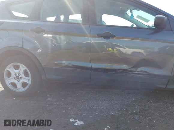 2017 Ford Escape S z VIN 1FMCU0F75HUD15558, wystawiony jako IAAI lot #41890712 z przebiegiem 158 441 mil mil oraz . Historia ofert i sprzedaży dostępna na DreamBid. Obrazek 17.