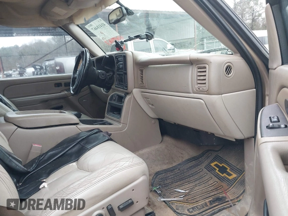 2005 Chevrolet Suburban LT with VIN 1GNEC16Z65J176911, listed as a IAAI auction lot 41418467 with 284,252 mi miles. Bid and sale history available at carsss.com. Image 5.