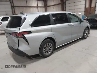2021 Toyota Sienna LE with VIN 5TDKRKEC9MS043624, listed as a IAAI auction lot 41905045 with 63,993 mi miles. Bid and sale history available at carsss.com. Image 4.