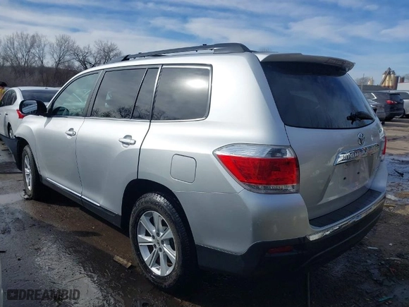 2011 Toyota Highlander with VIN 5TDBK3EH4BS044957, listed as a IAAI auction lot 41696233 with 276,287 mi miles. Bid and sale history available at carsss.com. Image 15.