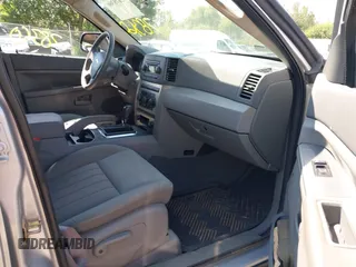 2005 Jeep Grand Cherokee Laredo with VIN 1J4GR48K95C651483, listed as a IAAI auction lot 42678360 with 114,674 mi miles and . Bid and sale history available at DreamBid. Image 5.