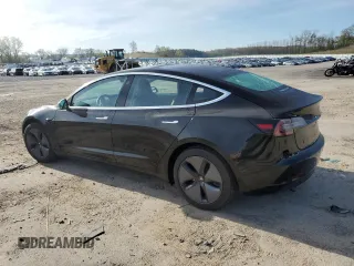 2018 Tesla Model 3 Long Range Battery z VIN 5YJ3E1EB4JF182495, wystawiony jako Copart lot #55627055 z przebiegiem 53 415 mil mil oraz Czysty tytuł • Clean title. Historia ofert i sprzedaży dostępna na DreamBid. Obrazek 2.