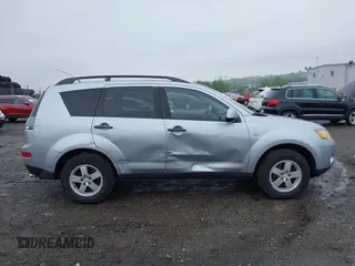 2007 Mitsubishi Outlander LS z VIN JA4MT31X67U011541, wystawiony jako IAAI lot #42265073 z przebiegiem 92 230 mil mil oraz . Historia ofert i sprzedaży dostępna na DreamBid. Obrazek 12.