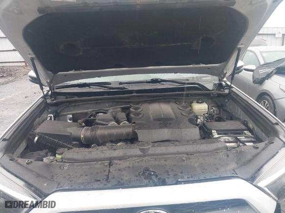 2018 Toyota 4Runner SR5 with VIN JTEBU5JR0J5550614, listed as a IAAI auction lot 41768811 with 175,400 mi miles. Bid and sale history available at carsss.com. Image 10.