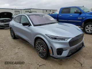 2022 Ford Mustang Mach-E GT z VIN 3FMTK4SX1NMA52309, wystawiony jako Copart lot #49221705 z przebiegiem 24 048 mil mil oraz Szkoda całkowita • Salvage title. Historia ofert i sprzedaży dostępna na DreamBid. Obrazek 4.