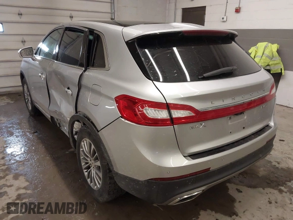 2017 Lincoln MKX Select with VIN 2LMPJ8KR5HBL30586, listed as a IAAI auction lot 41749741 with 64,172 mi miles. Bid and sale history available at carsss.com. Image 3.