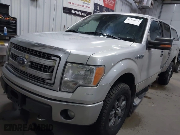 2014 Ford F-150 XL with VIN 1FTFW1EFXEFB69619, listed as a IAAI auction lot 41360500 with 196,708 mi miles and . Bid and sale history available at carsss.com. Image 17.