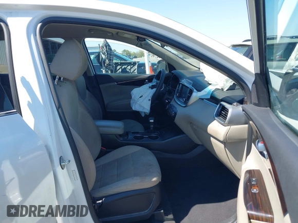2020 Kia Sorento LX with VIN 5XYPG4A36LG711212, listed as a IAAI auction lot 41884400 with 101,777 mi miles. Bid and sale history available at carsss.com. Image 5.
