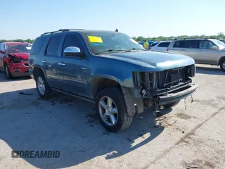 2009 Chevrolet Tahoe LTZ z VIN 1GNFC33009R188713, wystawiony jako IAAI lot #42042968 z przebiegiem 222 850 mil mil oraz . Historia ofert i sprzedaży dostępna na DreamBid. Obrazek 1.
