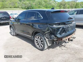 2016 Lincoln MKC Select with VIN 5LMCJ2D99GUJ11480, listed as a IAAI auction lot 42245003 with 135,400 mi miles and . Bid and sale history available at DreamBid. Image 3.
