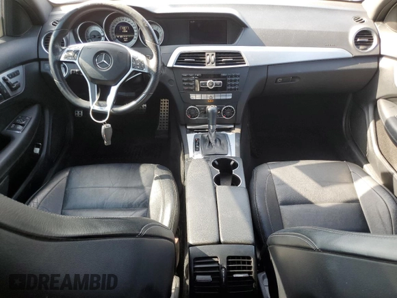 2013 Mercedes-Benz C 250 z VIN WDDGJ4HB5DF957872, wystawiony jako Copart lot #52999035 z przebiegiem 155 348 mil mil oraz Czysty tytuł • Clean title. Historia ofert i sprzedaży dostępna na DreamBid. Obrazek 8.