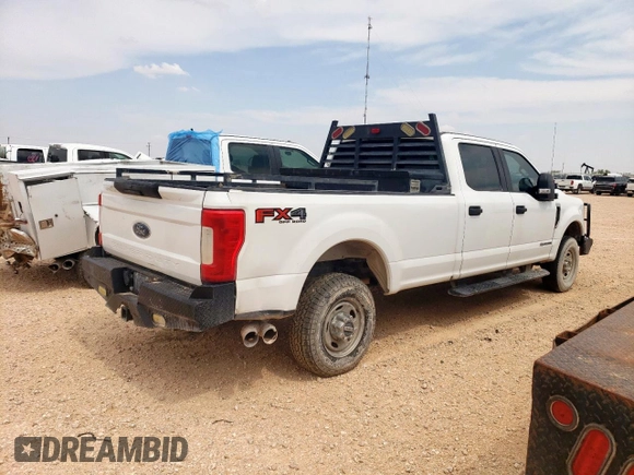 2018 Ford F-350 XL z VIN 1FT8W3BT3JEC94976, wystawiony jako Copart lot #57109615 z przebiegiem 149 143 mil mil oraz Czysty tytuł • Clean title. Historia ofert i sprzedaży dostępna na DreamBid. Obrazek 3.