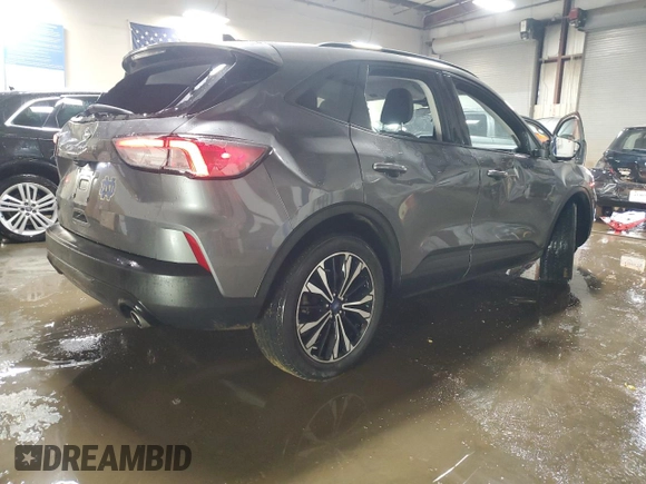 2022 Ford Escape SE z VIN 1FMCU0G66NUA43023, wystawiony jako Copart lot #48254235 z przebiegiem Nie podano mil oraz Szkoda całkowita • Salvage title. Historia ofert i sprzedaży dostępna na DreamBid. Obrazek 3.