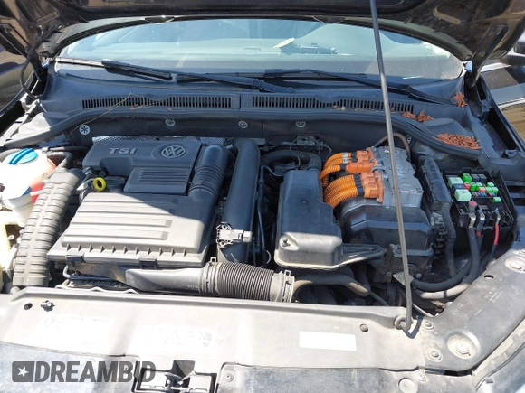 2013 Volkswagen Jetta Hybrid SE with VIN 3VW637AJ8DM299657, listed as a IAAI auction lot 42538101 with 128,822 mi miles and . Bid and sale history available at DreamBid. Image 10.