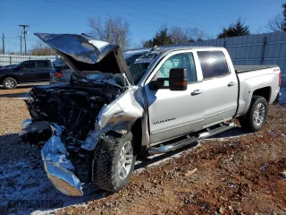 2018 Chevrolet Silverado 1500 LT with VIN 3GCUKREC4JG298407, listed as a Copart auction lot 89132105 with 0 mi miles and Salvage Title. Bid and sale history available at carsss.com. Image 1.