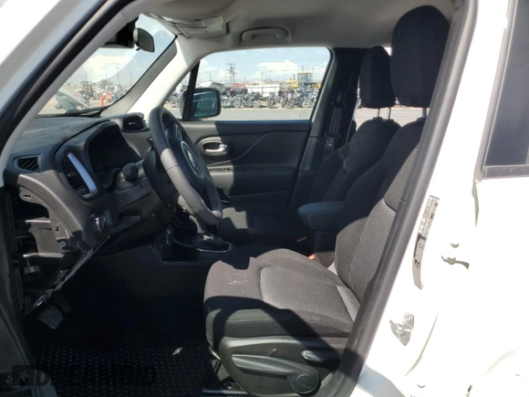 2023 Jeep Renegade Latitude with VIN ZACNJDB12PPP13886, listed as a Copart auction lot 62544405 with 4,669 mi miles and Clean title. Bid and sale history available at DreamBid. Image 7.