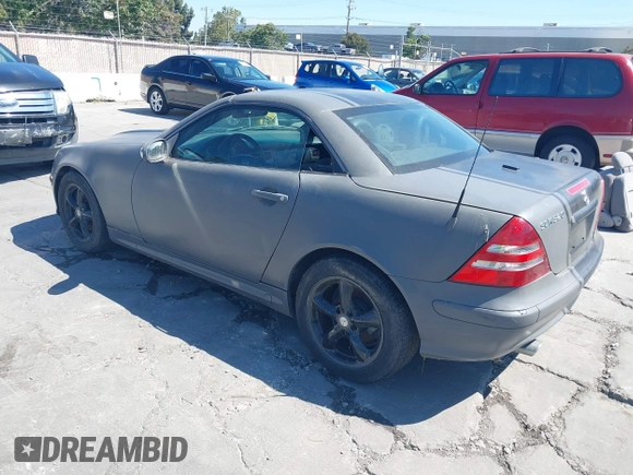 2002 Mercedes-Benz SLK 320 с VIN WDBKK65F92F254369, выставлен на аукционе IAAI как лот 42693955 с пробегом 237 391 миль миль и . История ставок и продаж доступна на DreamBid. Изображение 3.
