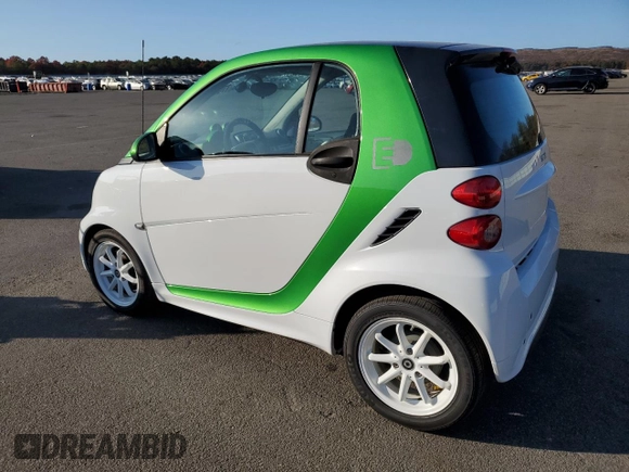 2016 Smart fortwo Passion with VIN WMEEJ9AA7GK842929, listed as a Copart auction lot 77001654 with 47,940 mi miles and Clean title. Bid and sale history available at DreamBid. Image 2.