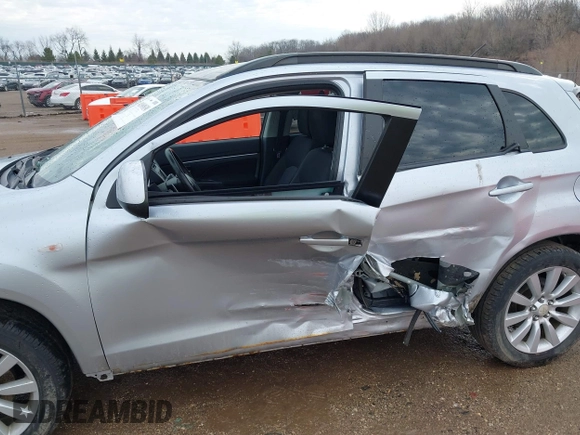 2011 Mitsubishi Outlander SE z VIN JA4AP4AU6BZ018195, wystawiony jako IAAI lot #41909830 z przebiegiem 68 576 mil mil oraz . Historia ofert i sprzedaży dostępna na DreamBid. Obrazek 6.