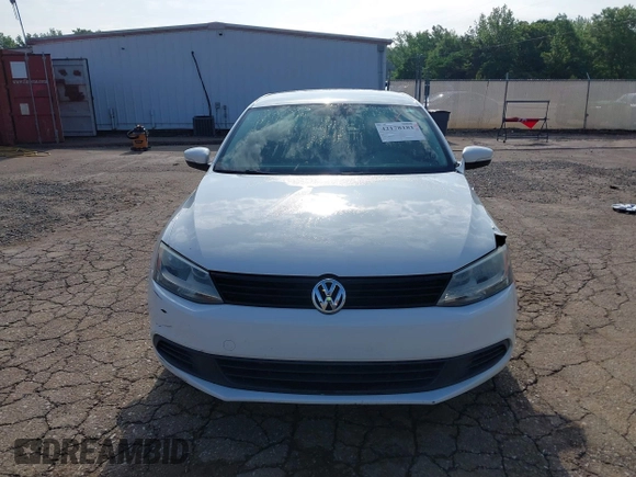 2011 Volkswagen Jetta SE with VIN 3VWDX7AJ5BM321946, listed as a IAAI auction lot 42178181 with 149,945 mi miles and . Bid and sale history available at DreamBid. Image 13.