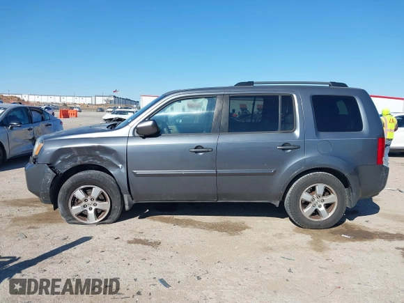 2011 Honda Pilot EX-L with VIN 5FNYF3H64BB056071, listed as a IAAI auction lot 41841047 with 112,114 mi miles and . Bid and sale history available at carsss.com. Image 14.