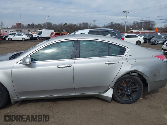 2009 Acura TL Tech with VIN 19UUA86519A013039, listed as a IAAI auction lot 41656570 with 241,217 mi miles. Bid and sale history available at carsss.com. Image 18.