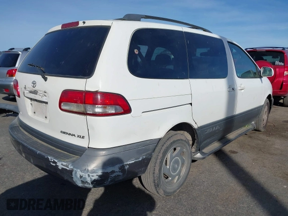 2001 Toyota Sienna LE with VIN 4T3ZF13CX1U327083, listed as a IAAI auction lot 41588036 with 220,064 mi miles. Bid and sale history available at carsss.com. Image 4.