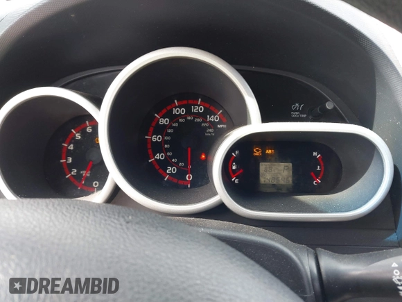 2009 Toyota Matrix S z VIN 2T1KE40E29C026440, wystawiony jako IAAI lot #41718124 z przebiegiem 148 546 mil mil oraz . Historia ofert i sprzedaży dostępna na DreamBid. Obrazek 7.