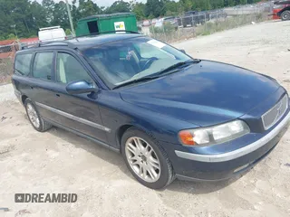 2002 Volvo V70 with VIN YV1SW53D921172912, listed as a IAAI auction lot 42799285 with 296,127 mi miles and . Bid and sale history available at DreamBid. Image 1.