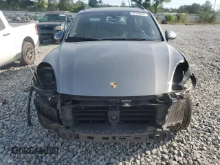 2017 Porsche Cayenne GTS z VIN WP1AD2A22HLA83654, wystawiony jako Copart lot #52196695 z przebiegiem 119 327 mil mil oraz Szkoda całkowita • Salvage title. Historia ofert i sprzedaży dostępna na DreamBid. Obrazek 5.