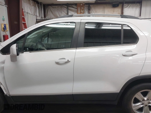 2016 Chevrolet Trax LT z VIN 3GNCJLSB8GL152879, wystawiony jako IAAI lot #42111415 z przebiegiem 85 445 mil mil oraz . Historia ofert i sprzedaży dostępna na DreamBid. Obrazek 14.