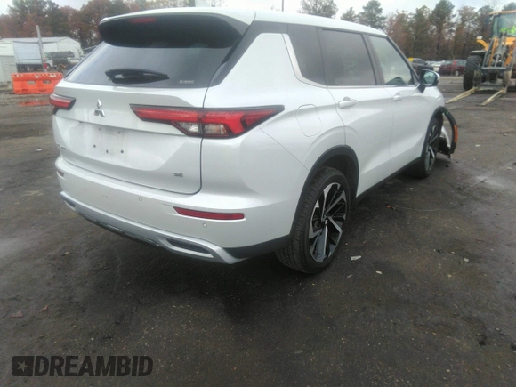 2022 Mitsubishi Outlander SE with VIN JA4J4UA88NZ084473, listed as a IAAI auction lot 40877218 with 23,975 mi miles. Bid and sale history available at carsss.com. Image 4.