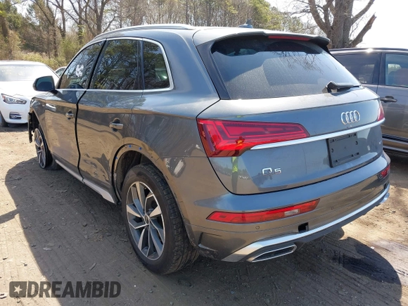 2024 Audi Q5 S line Premium z VIN WA1GAAFY8R2072137, wystawiony jako IAAI lot #41993895 z przebiegiem 28 437 mil mil oraz . Historia ofert i sprzedaży dostępna na DreamBid. Obrazek 3.