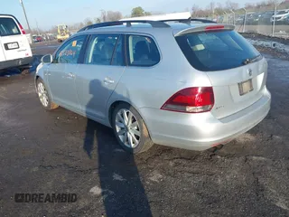 2010 Volkswagen Jetta SE with VIN 3VWTX7AJ5AM662743, listed as a IAAI auction lot 41523864 with 255,912 mi miles and . Bid and sale history available at DreamBid. Image 3.