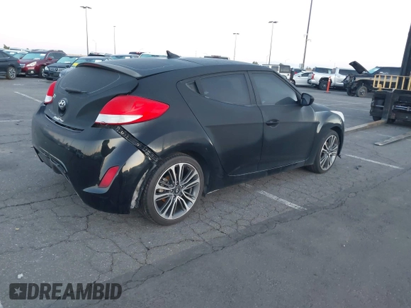 2016 Hyundai Veloster z VIN KMHTC6AD8GU251095, wystawiony jako IAAI lot #41598280 z przebiegiem 119 099 mil mil oraz . Historia ofert i sprzedaży dostępna na DreamBid. Obrazek 4.