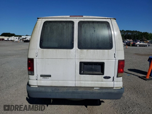 2008 Ford Econoline Cargo Commercial z VIN 1FTNE14W88DA15099, wystawiony jako Copart lot #58166835 z przebiegiem 210 129 mil mil oraz Czysty tytuł • Clean title. Historia ofert i sprzedaży dostępna na DreamBid. Obrazek 6.