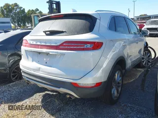 2019 Lincoln MKC Select with VIN 5LMCJ2C96KUL02641, listed as a IAAI auction lot 42303586 with 101,529 mi miles and . Bid and sale history available at DreamBid. Image 4.