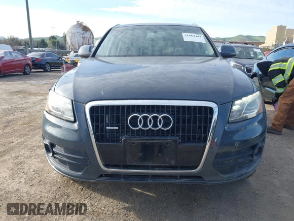 2009 Audi Q5 Premium Plus z VIN WA1KK78RX9A040361, wystawiony jako IAAI lot #41864443 z przebiegiem 81 290 mil mil oraz . Historia ofert i sprzedaży dostępna na DreamBid. Obrazek 6.