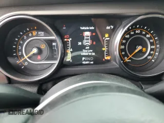 2019 Jeep Wrangler Unlimited Sport S with VIN 1C4HJXDG5KW535115, listed as a Copart auction lot 58404545 with 95,491 mi miles and Salvage title. Bid and sale history available at DreamBid. Image 9.