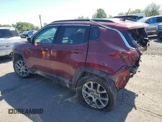 2022 Jeep Compass Latitude Lux z VIN 3C4NJDFB8NT157868, wystawiony jako Copart lot #69143104 z przebiegiem 46 406 mil mil oraz Szkoda całkowita • Salvage title. Historia ofert i sprzedaży dostępna na DreamBid. Obrazek 2.