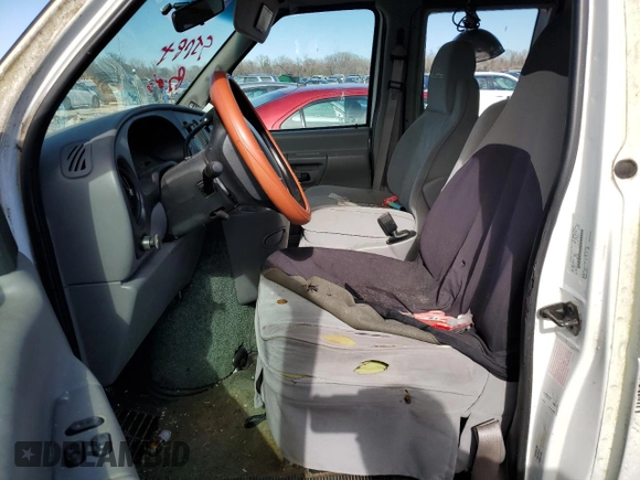 1998 Ford Econoline Cargo with VIN 1FDRE1429WHB71880, listed as a Copart auction lot 46426475 with 218,303 mi miles and Salvage Title. Bid and sale history available at DreamBid. Image 7.