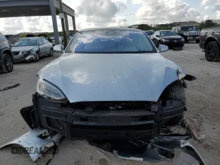 2018 Tesla Model S 75D with VIN 5YJSA1E28JF262521, listed as a Copart auction lot 43563035 with 48,377 mi miles and Salvage Title. Bid and sale history available at DreamBid. Image 5.