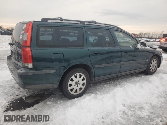 2001 Volvo V70 with VIN YV1SW61R712114990, listed as a Copart auction lot 41371175 with 155,049 mi miles and Clean Title. Bid and sale history available at carsss.com. Image 3.